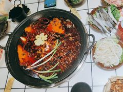 -扎起市井老火锅(乐山总店)