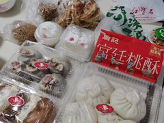 -白玉兰食品甜凤店(合生汇店)