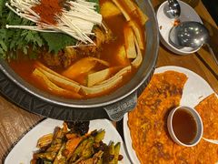 -喇喇排骨火锅·传统韩式脊骨汤(望京西园总店)