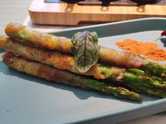 焗芦笋包肉-蜜桃花开·中西融合菜E&W(南长街店)