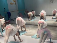 -艺熠舞蹈口才主持表演艺术中心(爱琴海校区)