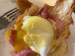 班尼迪克蛋-Common Table · Brunch & Coffee