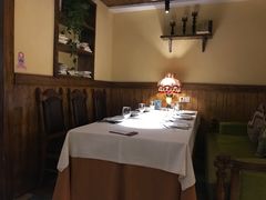 卡座-俄士厨房(万松园店)