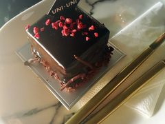 -UNI UNI(环亚凯瑟琳店)