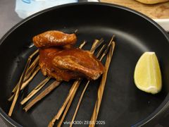 香茅烟熏玻璃乳鸽-韩上楼