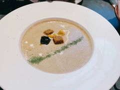 黑松露蘑菇汤-YUE·6·西式融合餐厅(外滩六号店)