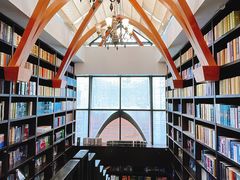 -钟书阁(松江泰晤士小镇店)