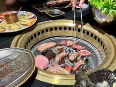 -山川小町·极番烧肉(新地假日广场店)