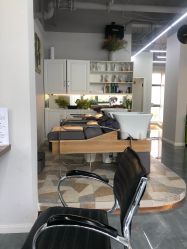 -茶发Salon·烫发染发理发