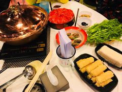 -鲜入围煮花胶鸡海鲜火锅