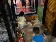 -嗨翻Hi-Fun竞技主题乐园·蹦床亲子生日轰趴(国光1937店)