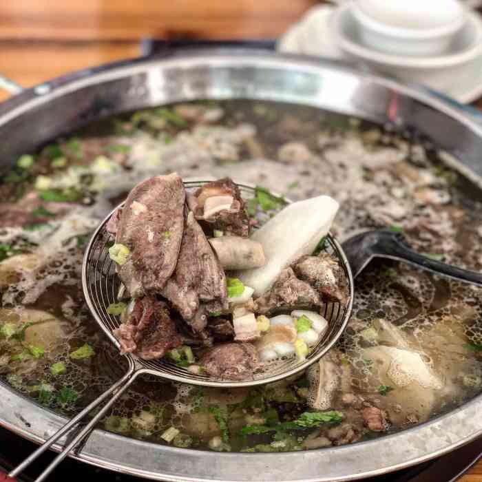 犇犇牛肉牛杂火锅-"在看几场旁边,来了1周吃了两次了.招牌牛.