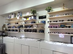 -天空之镜眼镜店蔡司依视路授权店(天通苑店)