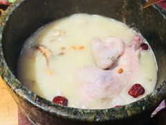 墨脱石锅鸡-敏珠拉姆藏餐·南京厨房(富春江东街店)