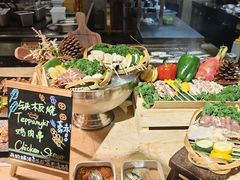 -大中华希尔顿酒店-念自助餐·嗨啤·小龙虾