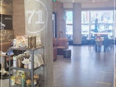 大堂-星巴克(大连金州安盛店)