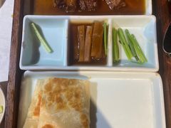 烙饼卷带鱼-京味斋·北京烤鸭(华威桥北工大店)