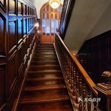 距离网红景点 “武康大楼”很近 忘了在武汉叫什么楼了