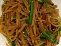 韭菜粉条炒土豆丝-四季小馆·地道北京小吃(广百店)
