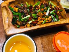 -老滇山寨•云南特色菜•地方菜•民族风情歌舞表演(金碧店)