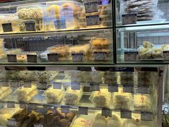 面包甜点陈列柜-白玉兰食品甜凤店(合生汇店)