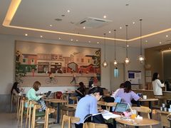 大堂-星巴克(长沙麓南广场店)