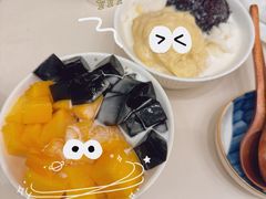 榴莲忘返-小团圆糖水铺(襄阳南路店)
