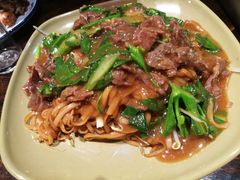 湿炒牛河-凤兴鸡煲(宝安海雅店)