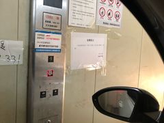 -新华百货商城（新街口物美）-停车场