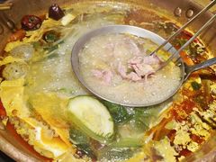 -洱火云南酸菜牛肉火锅(石景山当代商城店)