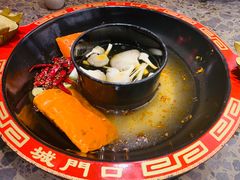 菌汤鸳鸯锅-椒香城门口重庆老火锅(宝安固戍店)