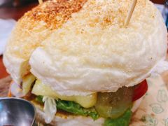 超厚芝士牛肉汉堡-魏斯理汉堡(西安沣东吾悦店)