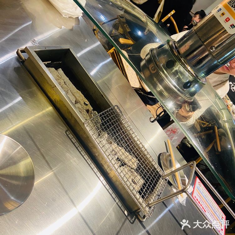 结果发现就在东站地铁Ｃ出口走一段就行