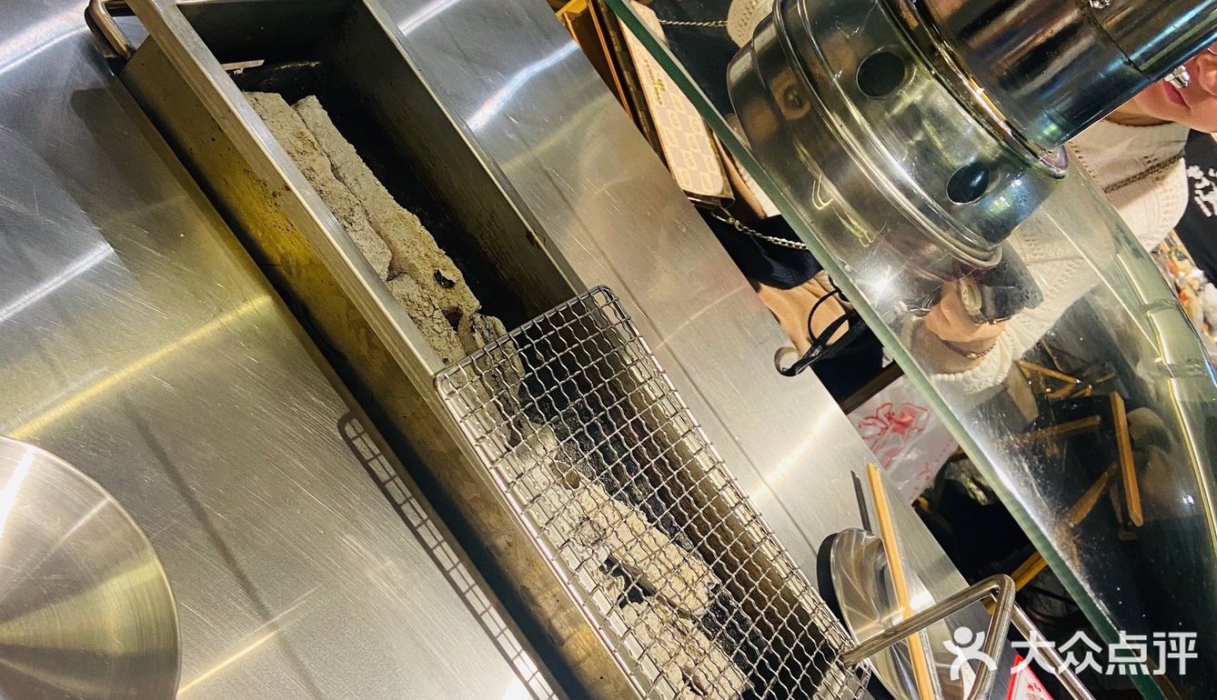 结果发现就在东站地铁Ｃ出口走一段就行