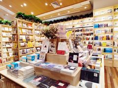 -猫的天空之城概念书店(印象城购物中心店)