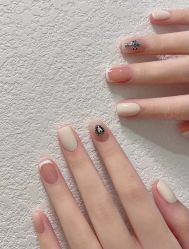-UMl Nail 尤米美甲美睫半永久