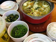 -周鱼小馆石锅酸菜鱼(活力汇店)