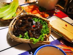 -喜悦小串丹东小黄牛海鲜烧烤大排档(民主广场店)
