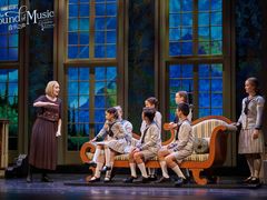 -交通银行前滩31演艺中心