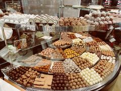 -Laderach 莱德拉(上海环贸iapm店)