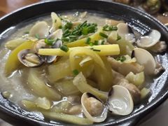蛤蜊酸瓜汤-黄记四更烤乳猪店
