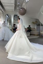 -艾米丽婚纱礼服