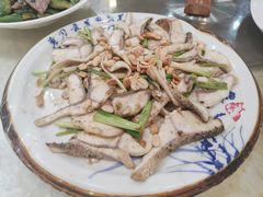 果仁炒生鱼片-禄源公·老莞诚饭店