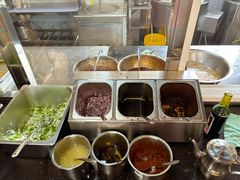 -鸿浩扒猪脚米线