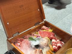 -何发发和牛烧肉·鳗鱼榴莲放题自助(乐峰广场店)