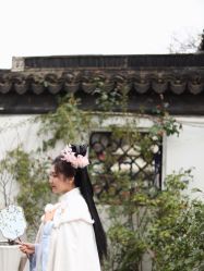 -一揽芳华汉服旗袍体验馆(拙政园店)