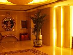 -碧中海汤泉汗蒸酒店