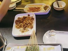 -威记烧嘢·南宁烧烤·超级生牛(绿地店)