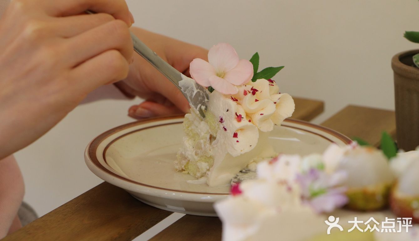 520赏味限定|玫瑰荔枝奶油蛋糕🍧