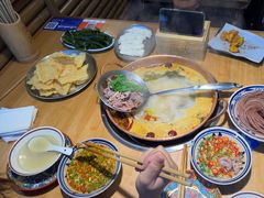 -洱火云南酸菜牛肉火锅(石景山当代商城店)